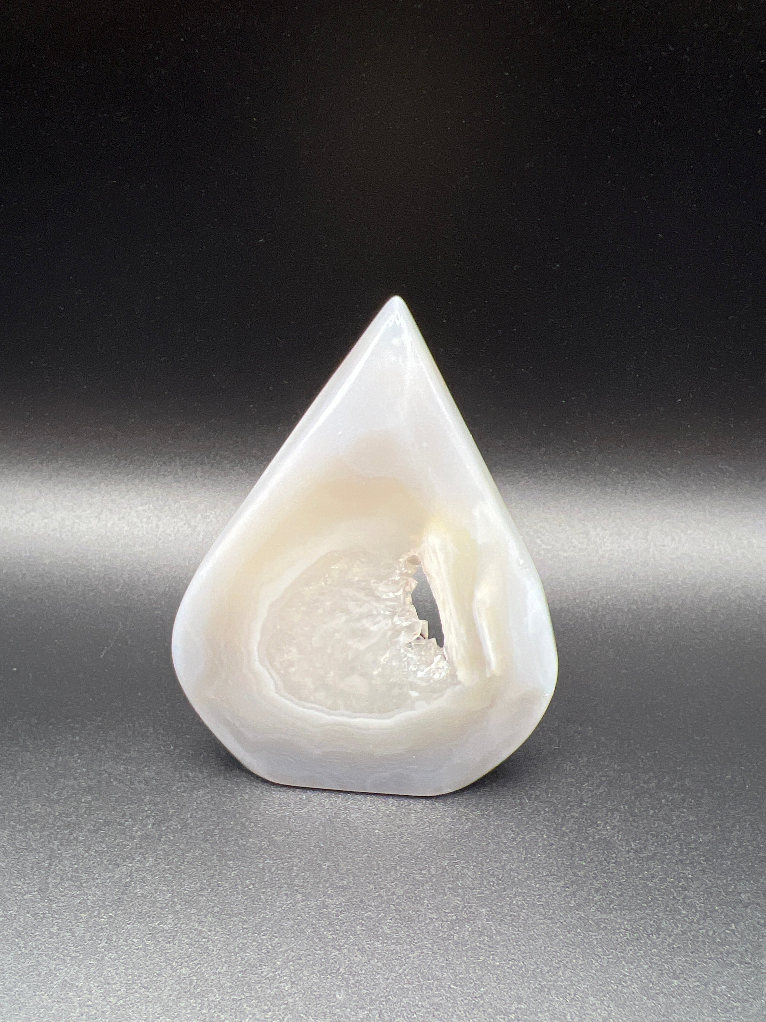 ✨ Druzy Agate Teardrop Point — Tears of the Earth